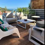 Avec Vue Sur La Baie De Santa Giulia A Porto-vecchio