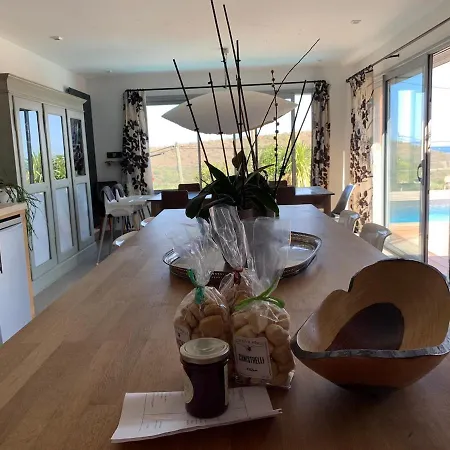 Vila Avec Vue Sur La Baie De Santa Giulia A Porto-vecchio *